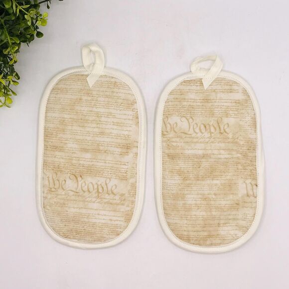 Set of 2 Finger Hotpad Potholders, Neutral We The People Patriotic, 2 Piece Set - Picture 3 of 6